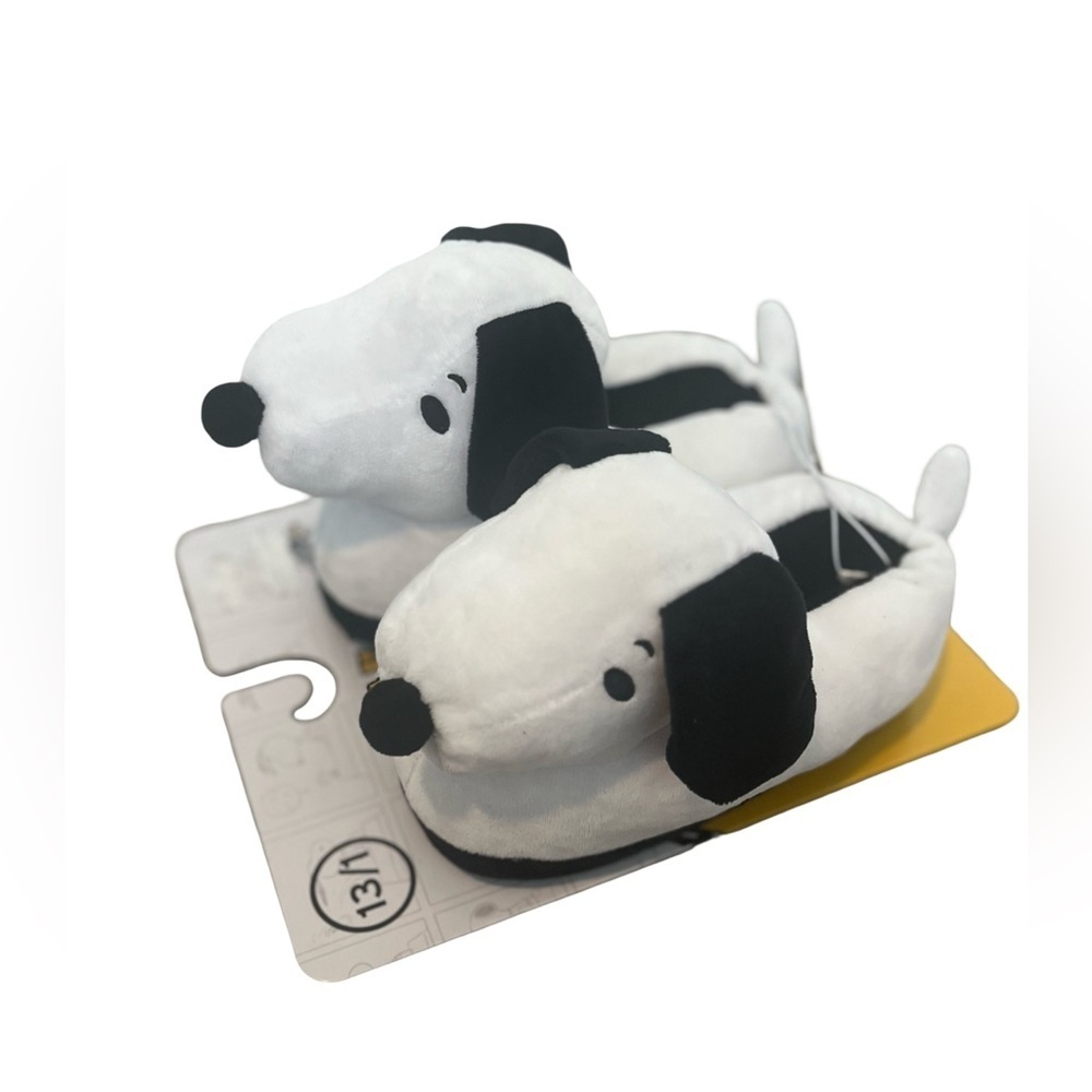 Peanuts Kids Snoopy Black and White Slippers. Size: 13/1. NWT. Great Condition. - Picture 1 of 5
